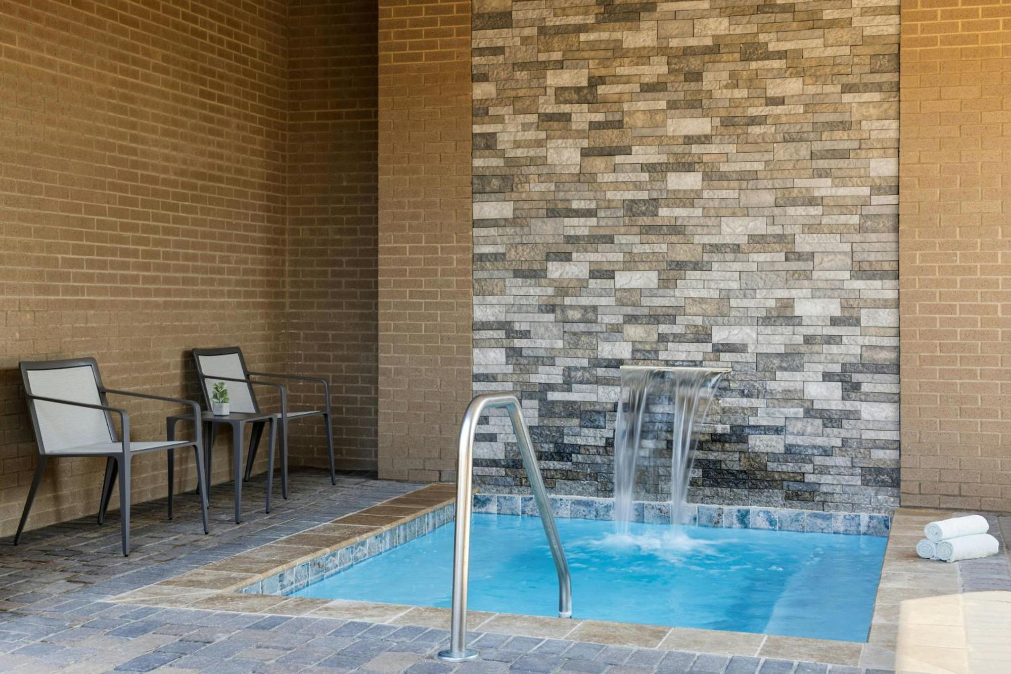 Courtyard By Marriott Starkville Msu At The Mill Conference Center Exterior foto